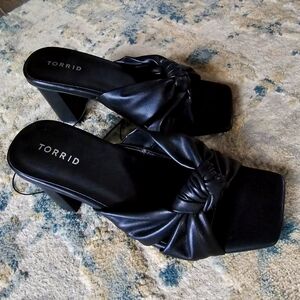 Torrid Heel Knotted Heels size 8.5